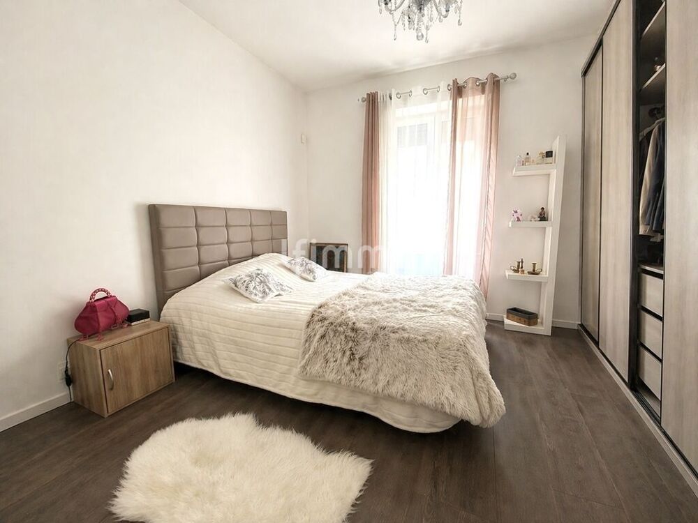 Vente Appartement Rare  Mulhouse centre – F3 rénové avec cour privative de 90 m² Mulhouse