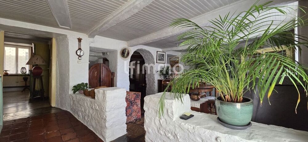 Maison de caractère en pierre d'environ 180m2 avec terrain arbor