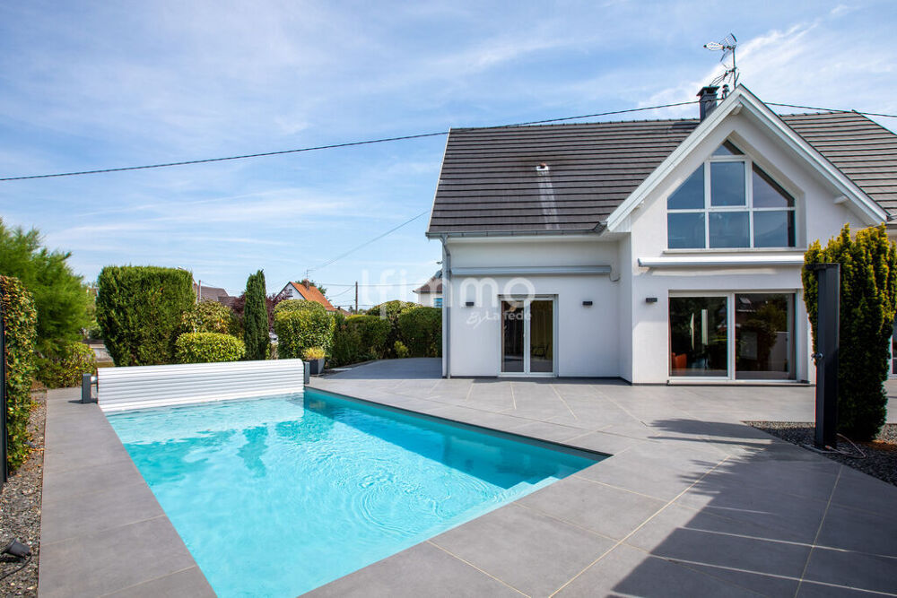 Villa avec piscine, parc paysager et prestations premium. Kembs