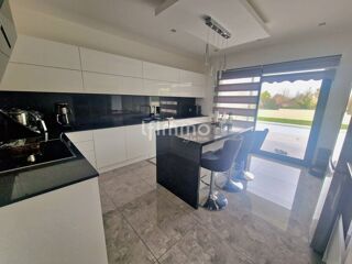  Maison � vendre 4 pi�ces 145 m�