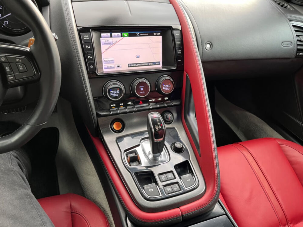 F-Type Cabriolet V8 S 5.0 495 Suraliment&eacute; A 2014 occasion 85600 Montaigu