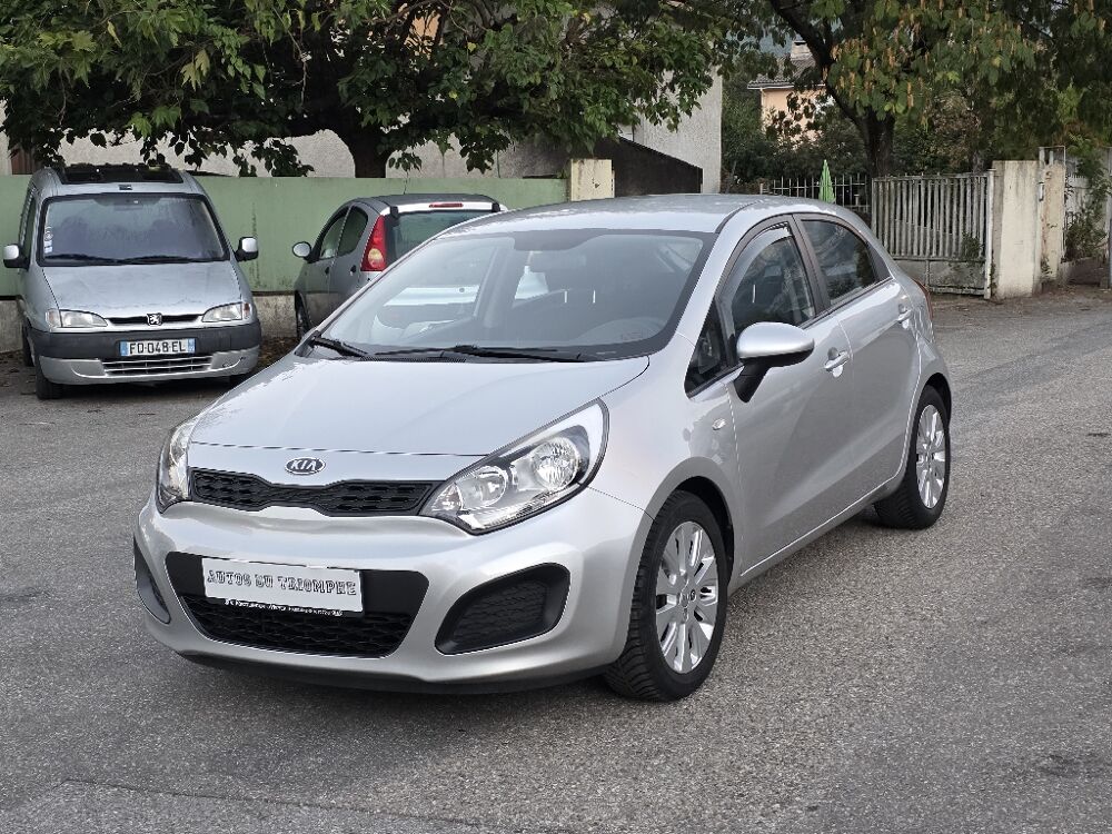 Rio 1.4L 109 Edition 1&deg;main 2013 occasion 38190 BERNIN