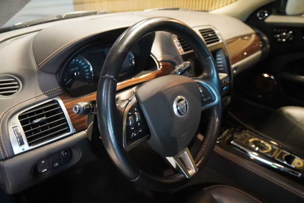 XK Coup&eacute; 5.0 V8 - 385 Portfolio A 2012 occasion 85600 Montaigu