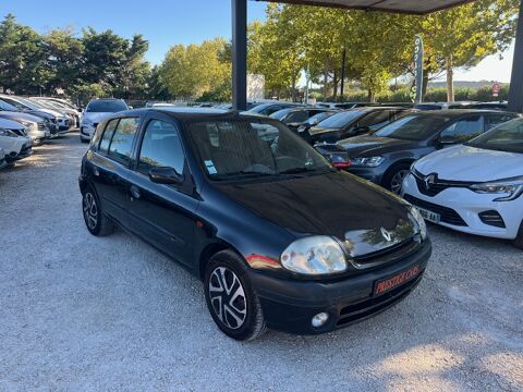 Clio 1.9 dti 80ch Moteur chang&eacute; 2000 occasion 84000 AVIGNON