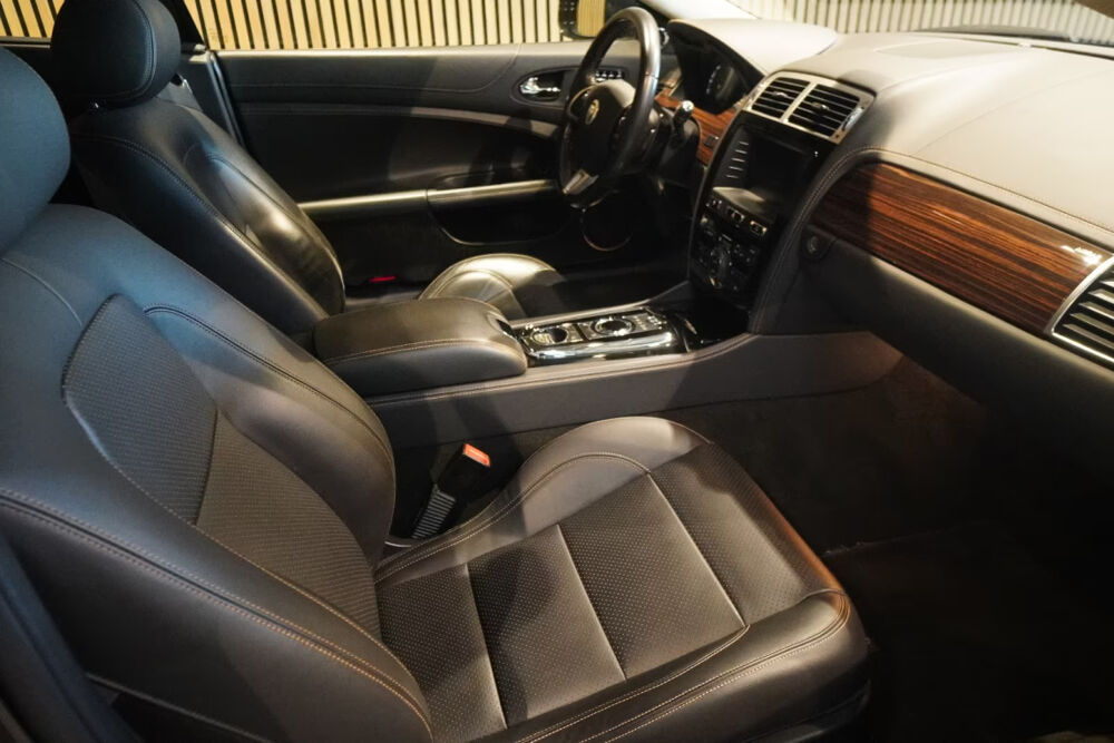 XK Coup&eacute; 5.0 V8 - 385 Portfolio A 2012 occasion 85600 Montaigu