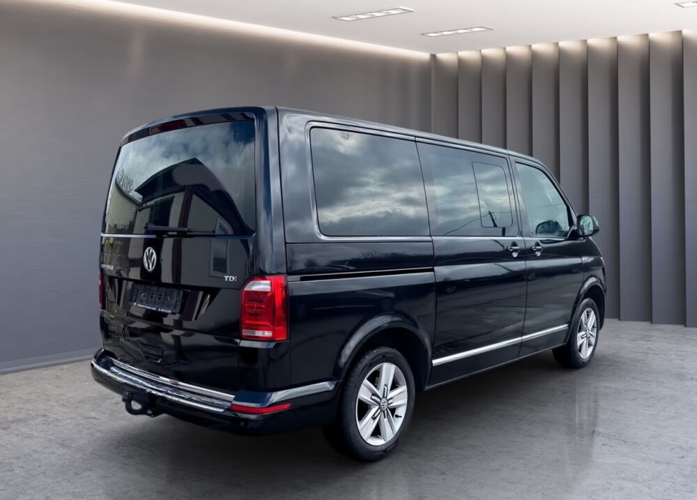 MULTIVAN Multivan 2.0 TDI 150 DSG7 HIGHLINE 2016 occasion 85600 Montaigu