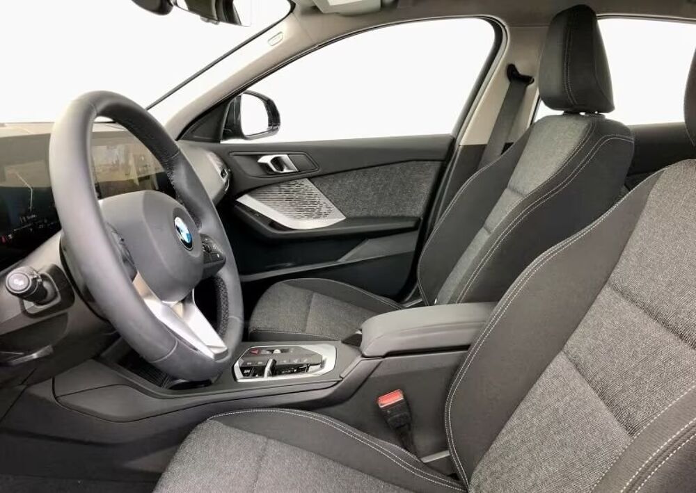 S&eacute;rie 1 120i 178 ch DKG7 Edition Sport 2025 occasion 85600 Montaigu
