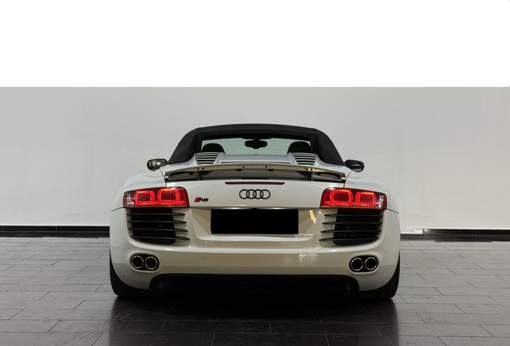 R8 Spyder V8 4.2 FSI 430 Quattro R-Tronic 2011 occasion 85600 Montaigu