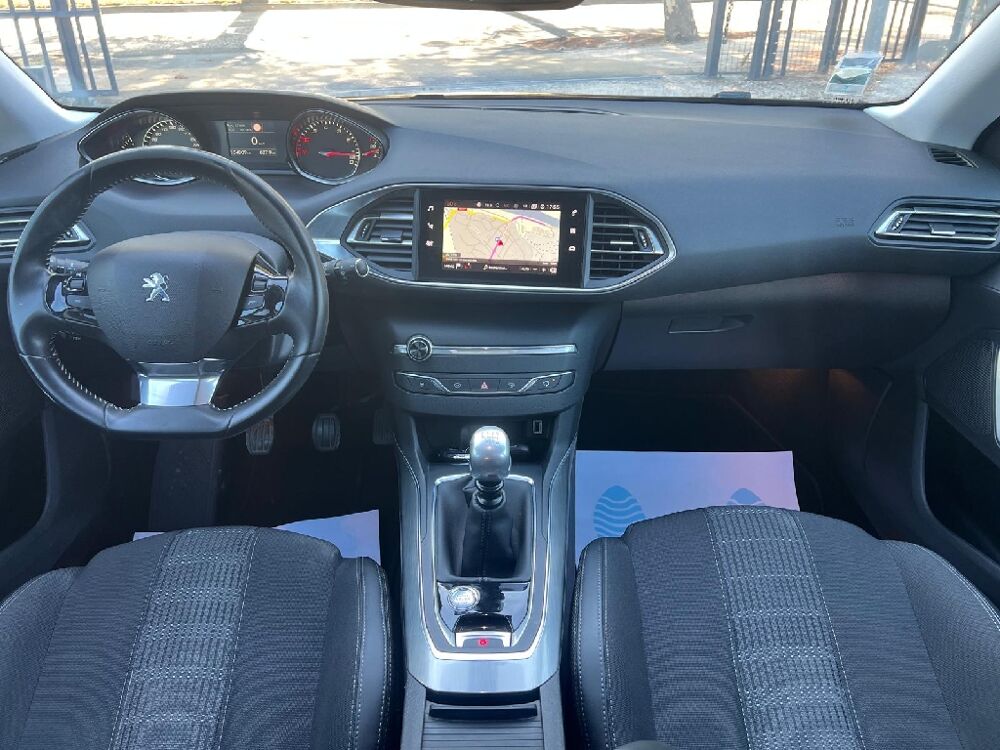 308 110ch Allure 1&egrave;re Main 2019 occasion 84000 AVIGNON