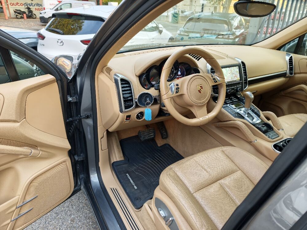 Cayenne 3.0D V6 Tiptronic S A 2012 occasion 30000 N&icirc;mes