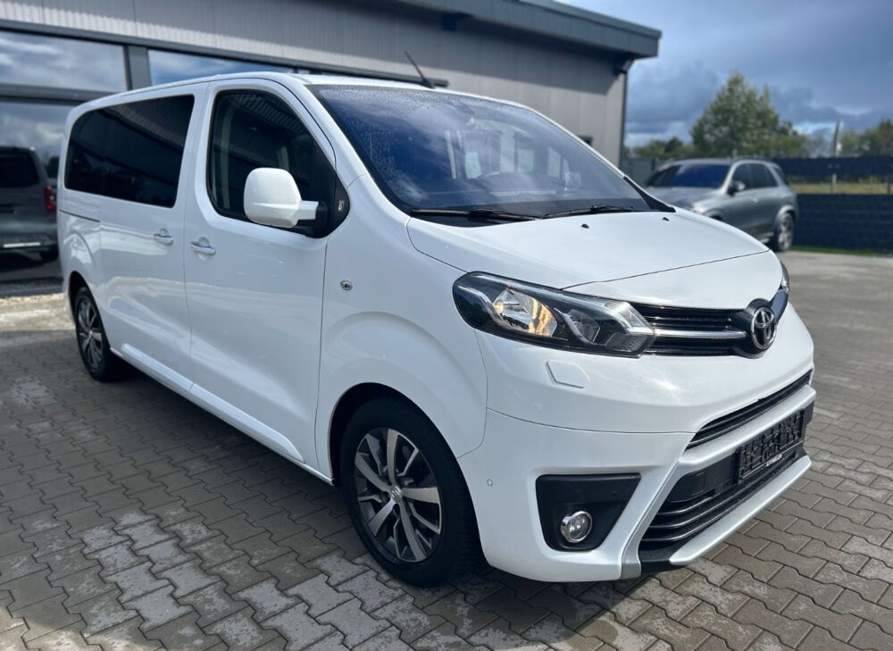 Proace city Proace Verso 150 BVM6 Team 2018 occasion 85600 Montaigu