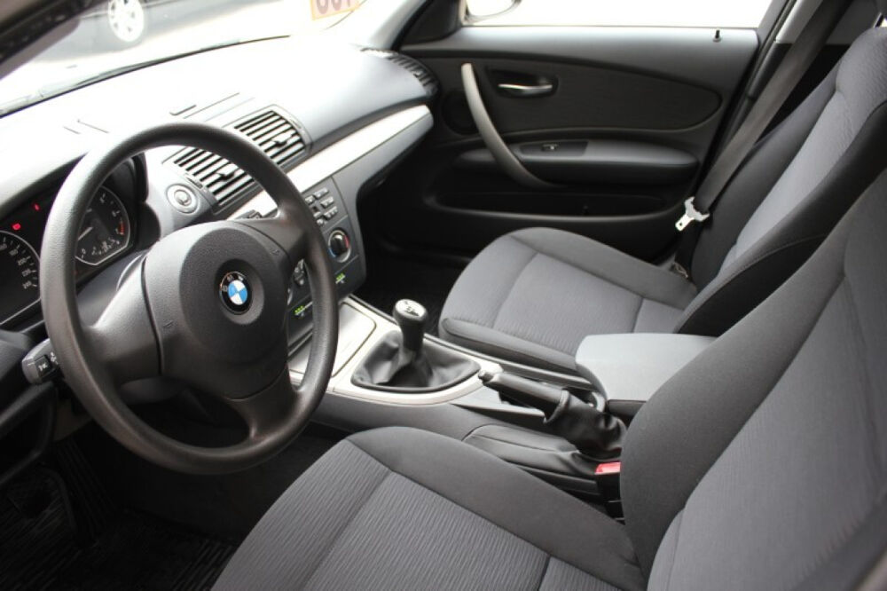 S&eacute;rie 1 116i 122ch SIEGCHAUF/PARKSENSOR/JA/GAR12MOIS 2010 occasion 59280 Armenti&egrave;res