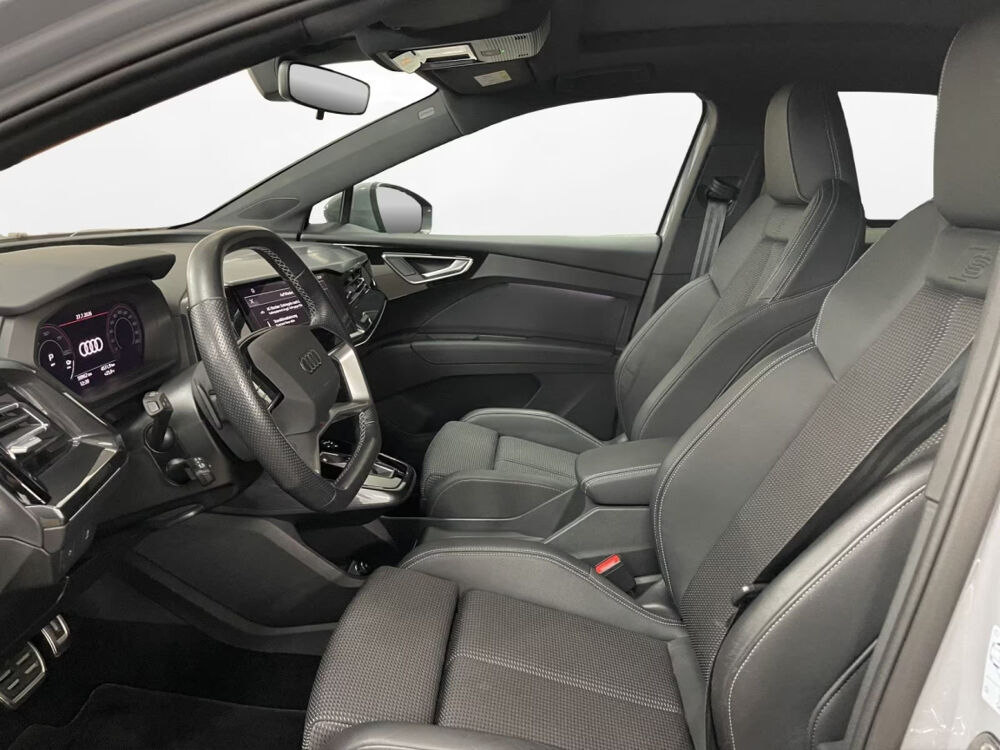 Q4 e-tron 45 quattro 265 ch 82 kW S line 2022 occasion 85600 Montaigu