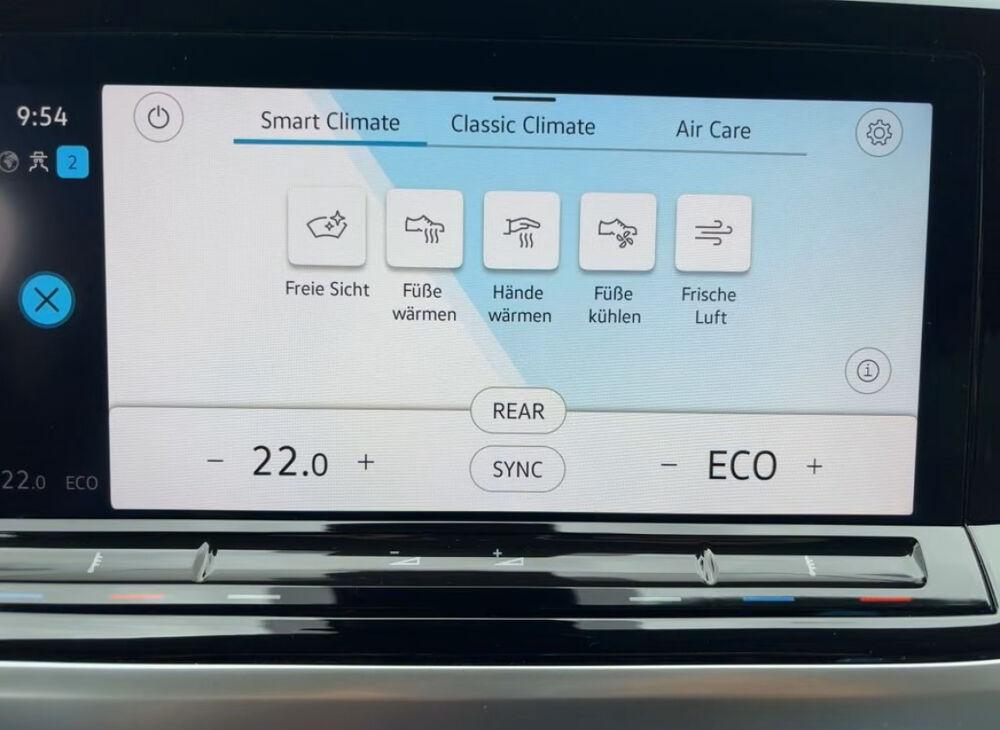 MULTIVAN Multivan Court 1.4 eHybrid 218 DSG6 Life 2022 occasion 85600 Montaigu