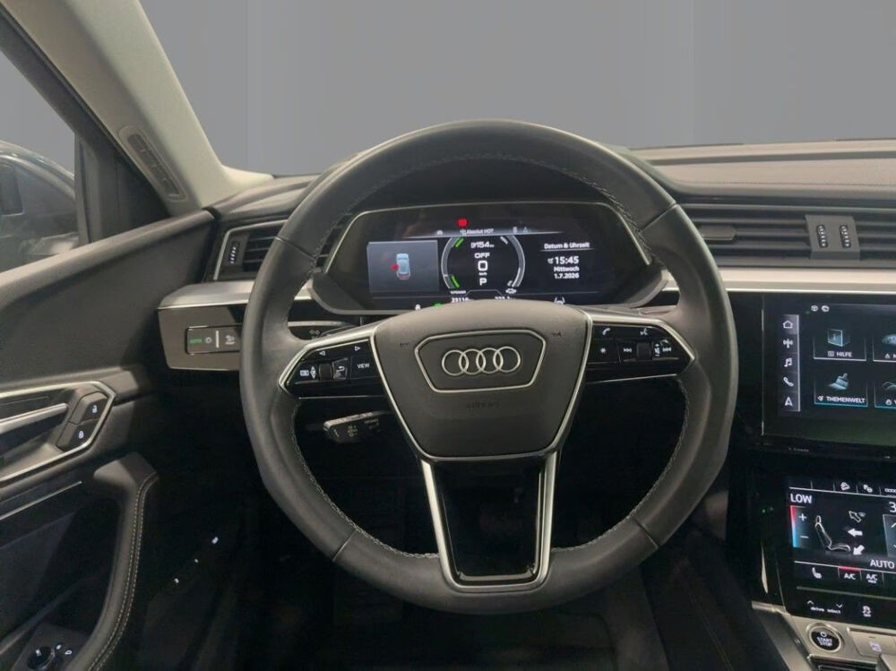 Q8 e-tron 55 408 ch 114 kWh Quattro Avus 2023 occasion 85600 Montaigu