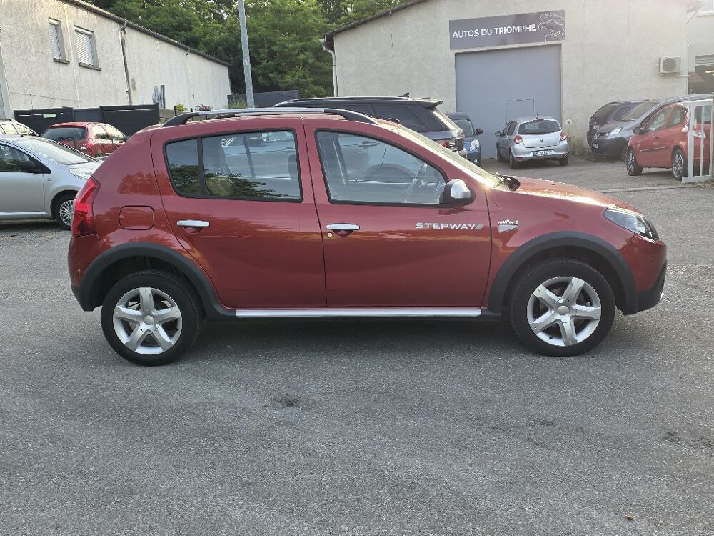 Sandero 1.6 MPI 90 1&deg;main 2011 occasion 38190 BERNIN
