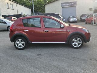 Sandero 1.6 MPI 90 1&deg;main 2011 occasion 38190 BERNIN