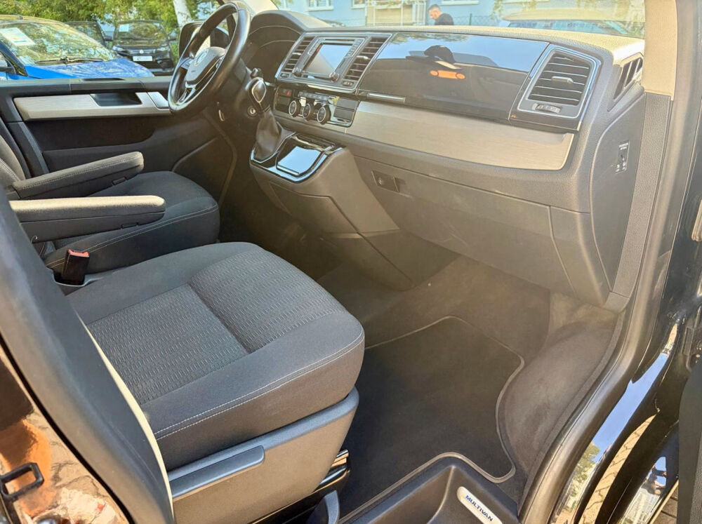 MULTIVAN Multivan 2.0 TDI 150 DSG7 2017 occasion 85600 Montaigu