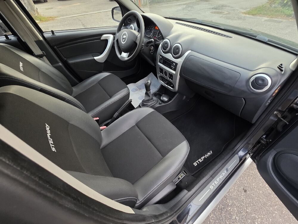 Sandero 1.6 MPI 85 Prestige 1&deg; main 2012 occasion 38190 BERNIN