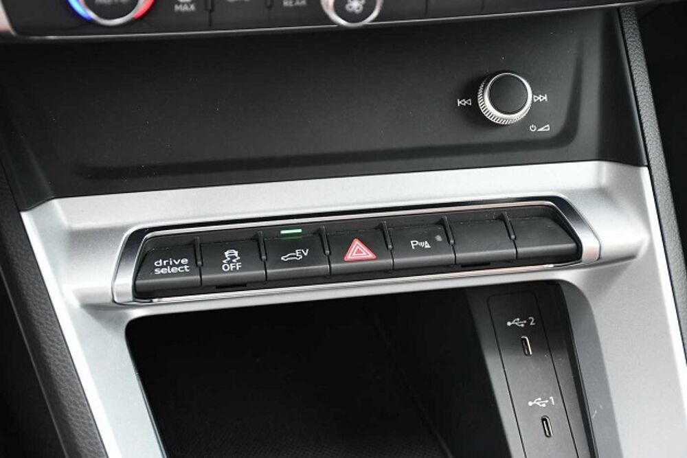 Q3 45 TFSIe 245ch Auto. CUIR/CAM/REGVIT/CARPLAY/PARKSENSOR/1MAI 2021 occasion 59280 Armenti&egrave;res
