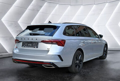 Octavia Combi 1.4 TSI 245 ch DSG6e RS 2021 occasion 85600 Montaigu