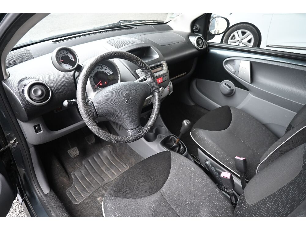 107 1.0e 12V 68ch BLUE LION Trendy 2010 occasion 63800 Cournon-d'Auvergne