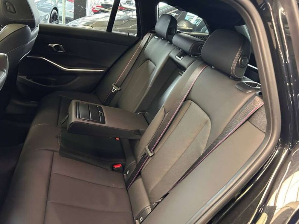 S&eacute;rie 3 318i A 156ch Pack M Sport Facelift TOITPANO/CAM/CARPLAY/CUIR 2025 occasion 59280 Armenti&egrave;res