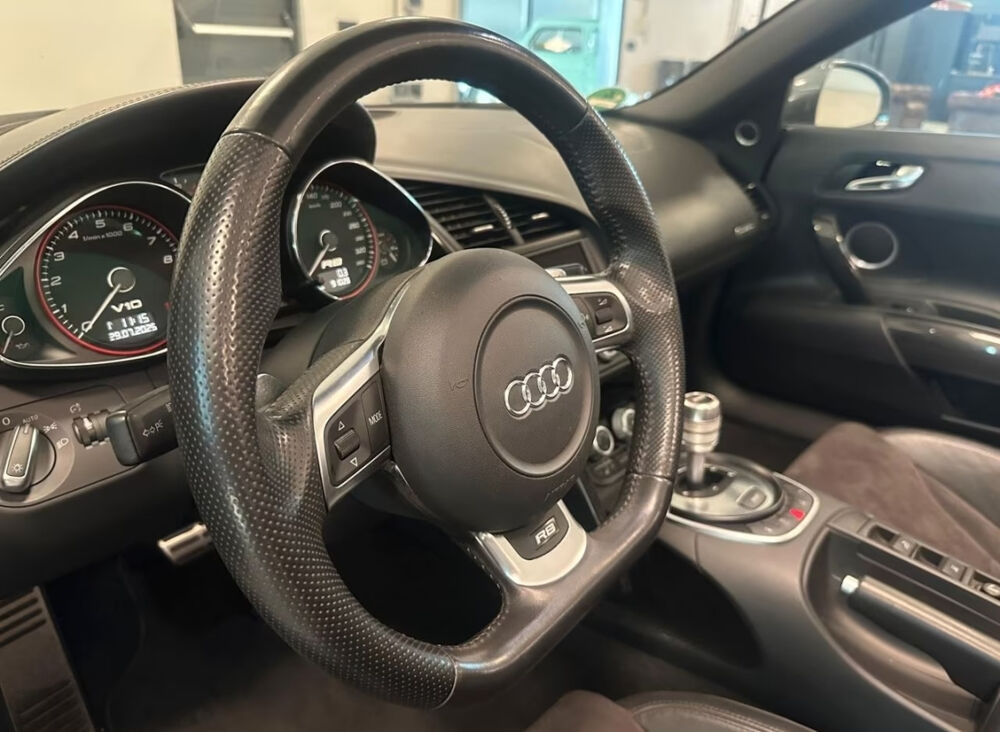 R8 Spyder V10 5.2 FSI 525 Quattro R-Tronic 2011 occasion 85600 Montaigu