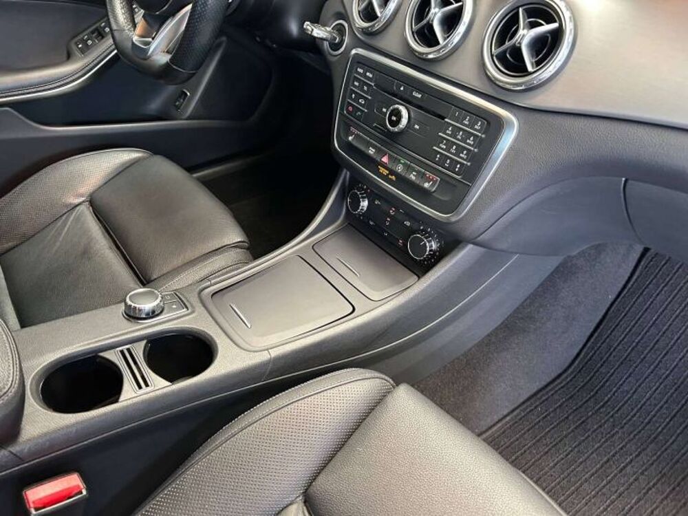Classe GLA 180 Auto. AMG REGVIT/CUIRCHAUF/PARKSENSOR/GPS/XENON/GAR12MOI 2015 occasion 59280 Armenti&egrave;res