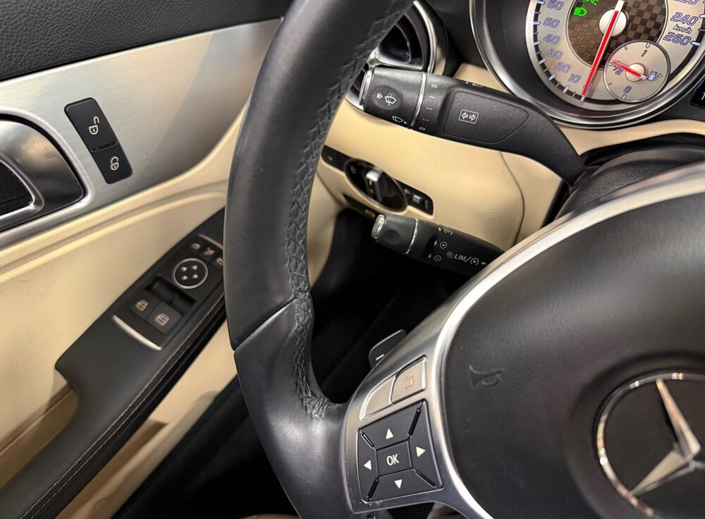 SLK 200 K PACK AMG 2013 occasion 85600 Montaigu