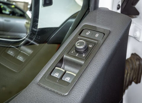 MULTIVAN Multivan 2.0 TDI 150 Generation Six 2015 occasion 85600 Montaigu