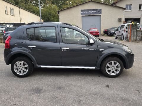 Sandero 1.6 MPI 85 Prestige 1&deg; main 2012 occasion 38190 BERNIN