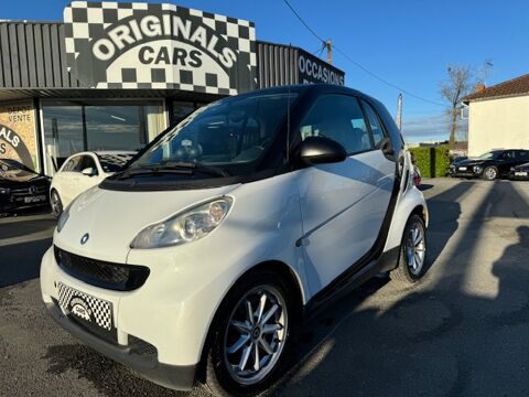 Smart fortwo ( Coupé 1.0 71ch mhd Pure , radio