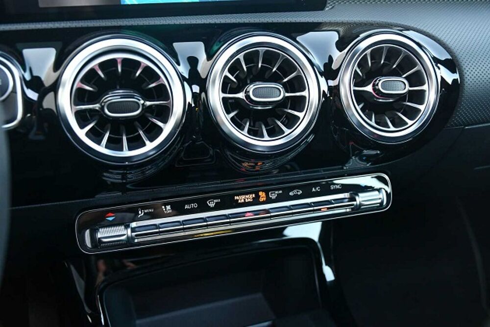 Classe CLA 180 Auto.TOITPANO/CAM/PARKTRONIC/ECLAIRAMBIANCE/CUIRCHAUF/1M 2022 occasion 59280 Armenti&egrave;res