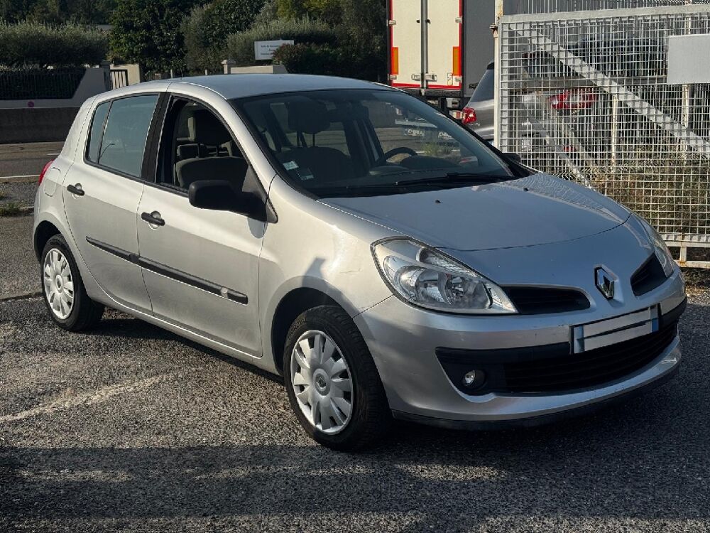 Clio III 1.2 75 Confort Pack Clim Dynamique 2005 occasion 30320 Marguerittes
