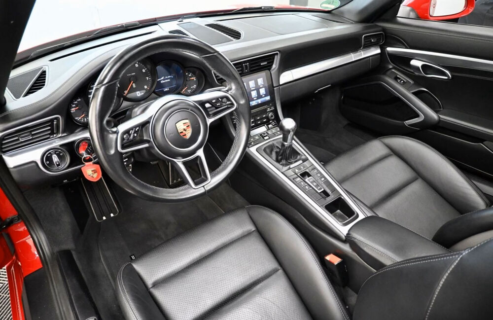 911 Carrera 3.2 911 Carrera Cabriolet 3.0i 370 2017 occasion 85600 Montaigu