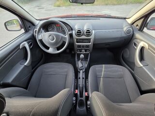 Sandero 1.6 MPI 90 1&deg;main 2011 occasion 38190 BERNIN