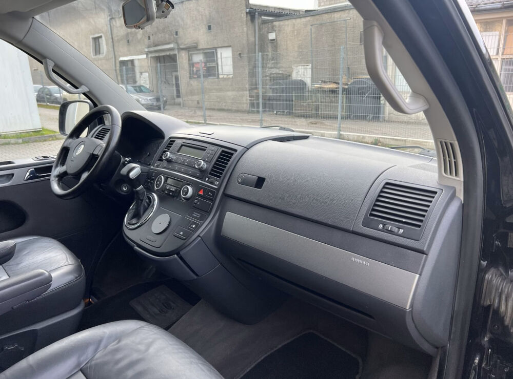 MULTIVAN Multivan 2.5 TDI 174 Tiptronic Comfortline 2009 occasion 85600 Montaigu
