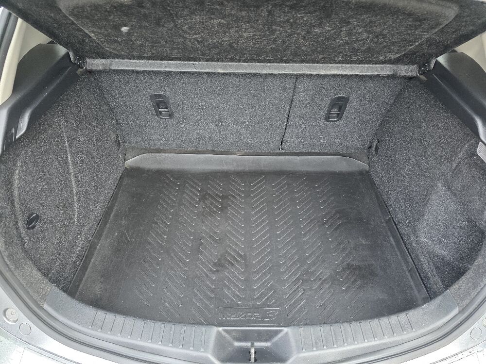 Mazda3 1.6L MZR 105 Edition 1&deg; main 2013 occasion 38190 BERNIN