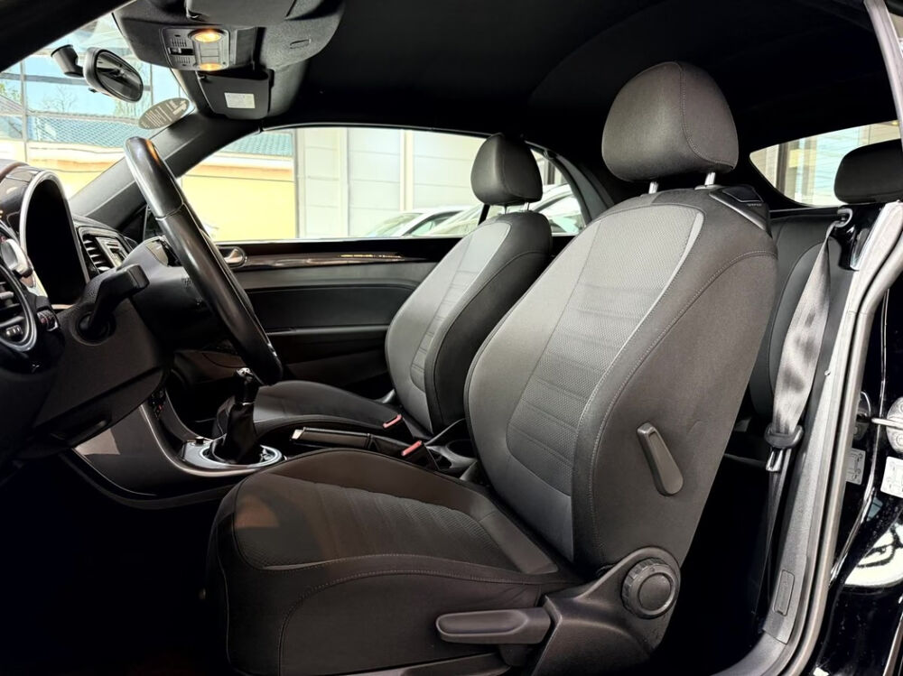 Beetle Coccinelle Cabriolet 1.4 TSI 150 BMT BVM6 Design 2017 occasion 85600 Montaigu