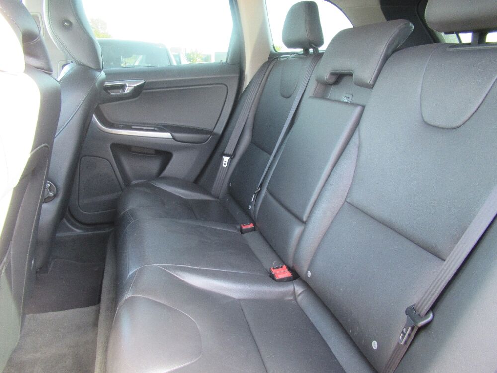 XC60 D5 AWD 215 ch Summum Geartronic A 2014 occasion 10410 Saint-Parres-aux-Tertres
