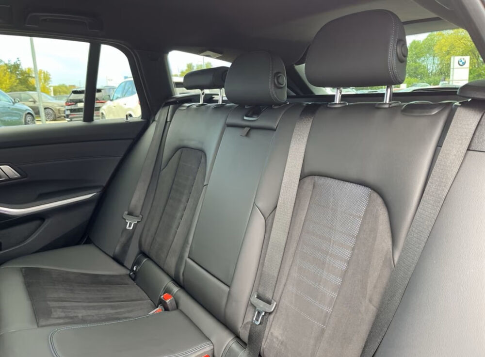 S&eacute;rie 3 Touring 330e xDrive 292 ch BVA8 M Sport 2022 occasion 85600 Montaigu