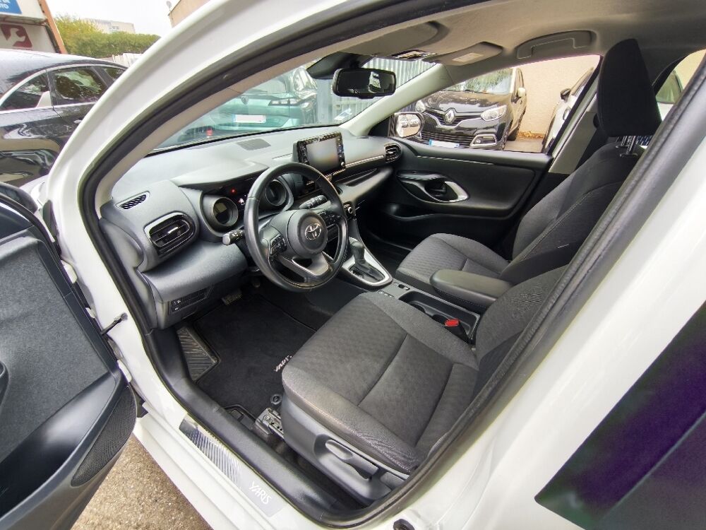 Yaris 1.5i 116ch Design 2022 occasion 30000 N&icirc;mes
