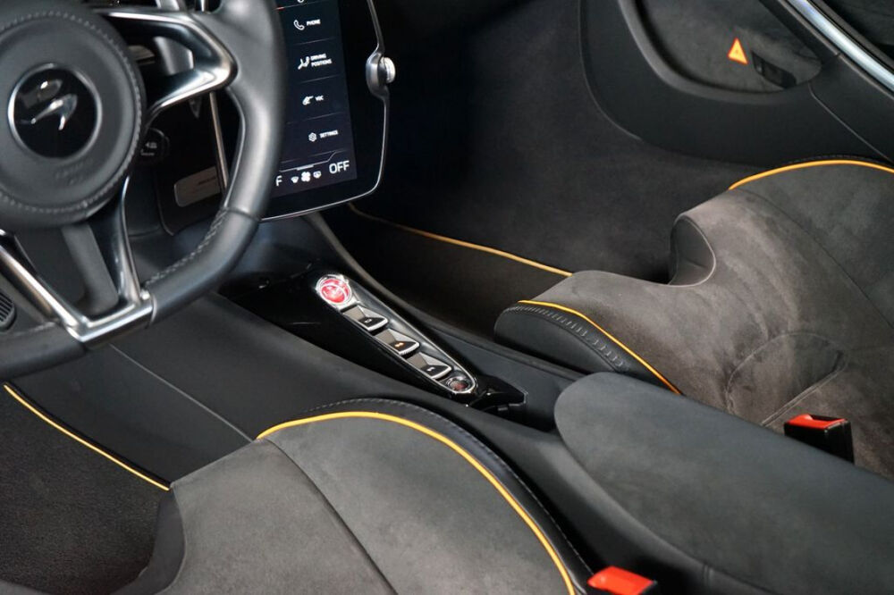 Artura McLaren V6 3.0 680ch 2023 occasion 85600 Montaigu