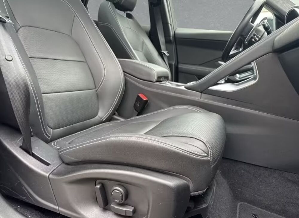 E-PACE E-Pace P300e ch PHEV AWD BVA R-Dynamic SE 2022 occasion 85600 Montaigu