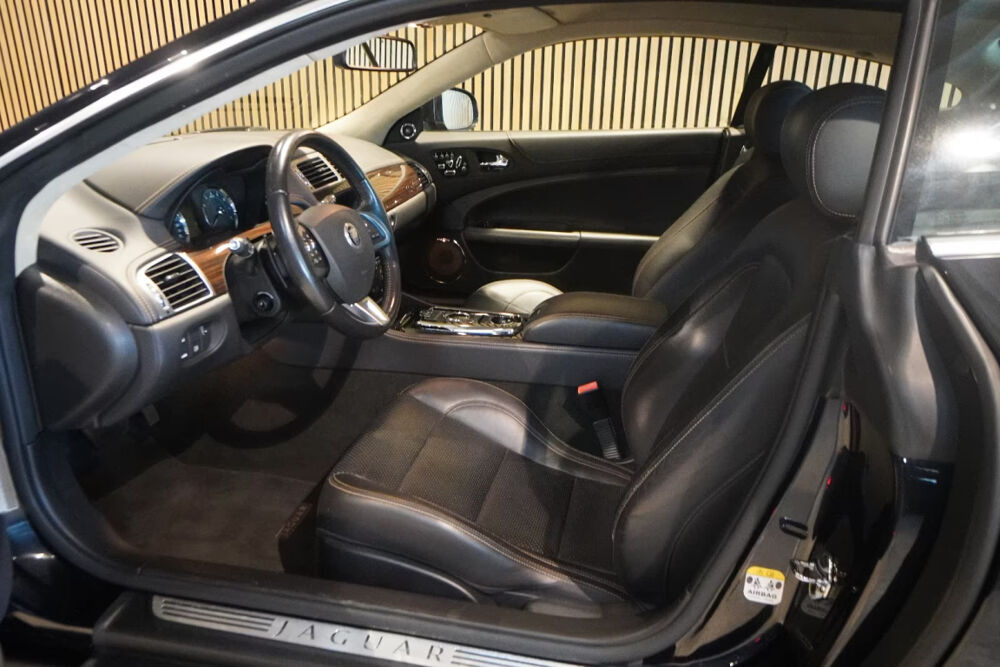 XK Coup&eacute; 5.0 V8 - 385 Portfolio A 2012 occasion 85600 Montaigu