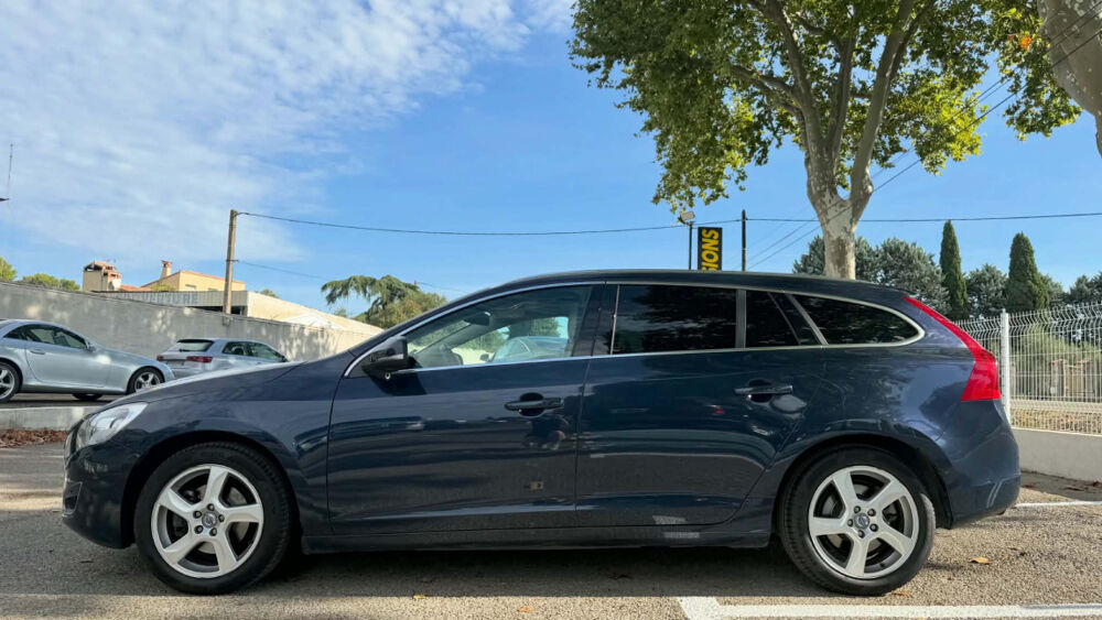 V60 1.6 T3 150 ch XENIUM 2012 occasion 30620 Bernis