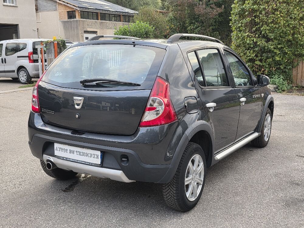 Sandero 1.6 MPI 85 Prestige 1&deg; main 2012 occasion 38190 BERNIN