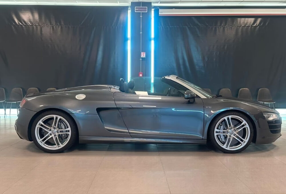 R8 Spyder V10 5.2 FSI 525 Quattro R-Tronic 2011 occasion 85600 Montaigu