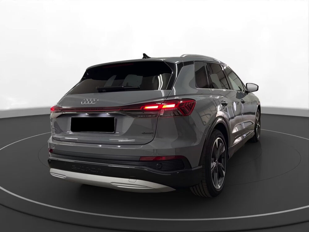 Q4 e-tron 45 quattro 265 ch 82 kW S line 2022 occasion 85600 Montaigu